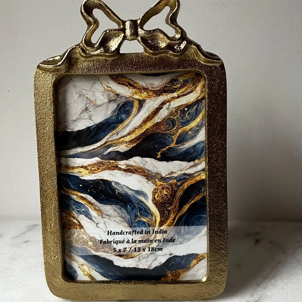 Gold metal bow on top Photo Frame for 5”x7” Victorian style